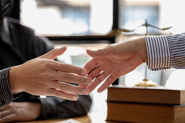 Mediazione legale: risolvere le controversie senza tribunale